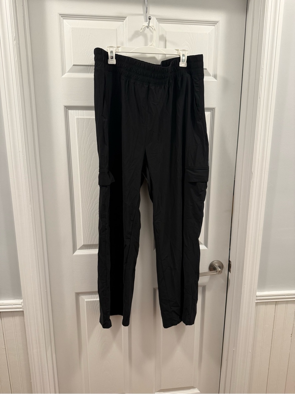 Old Navy Women’s Sleektech Go Dry straight-leg Black Cargo Pants size XL